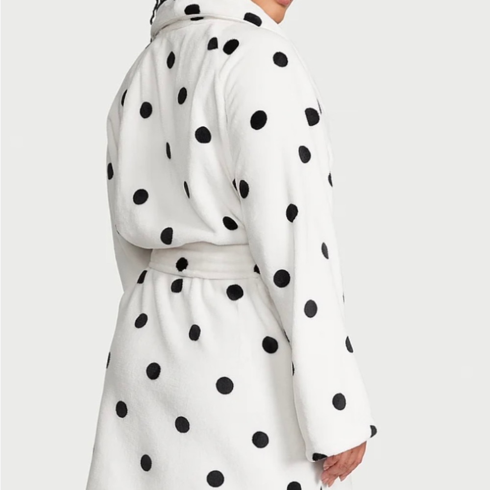 Victoria Secret Short Cozy Robe Size M/L NWT - Picture 3 of 5